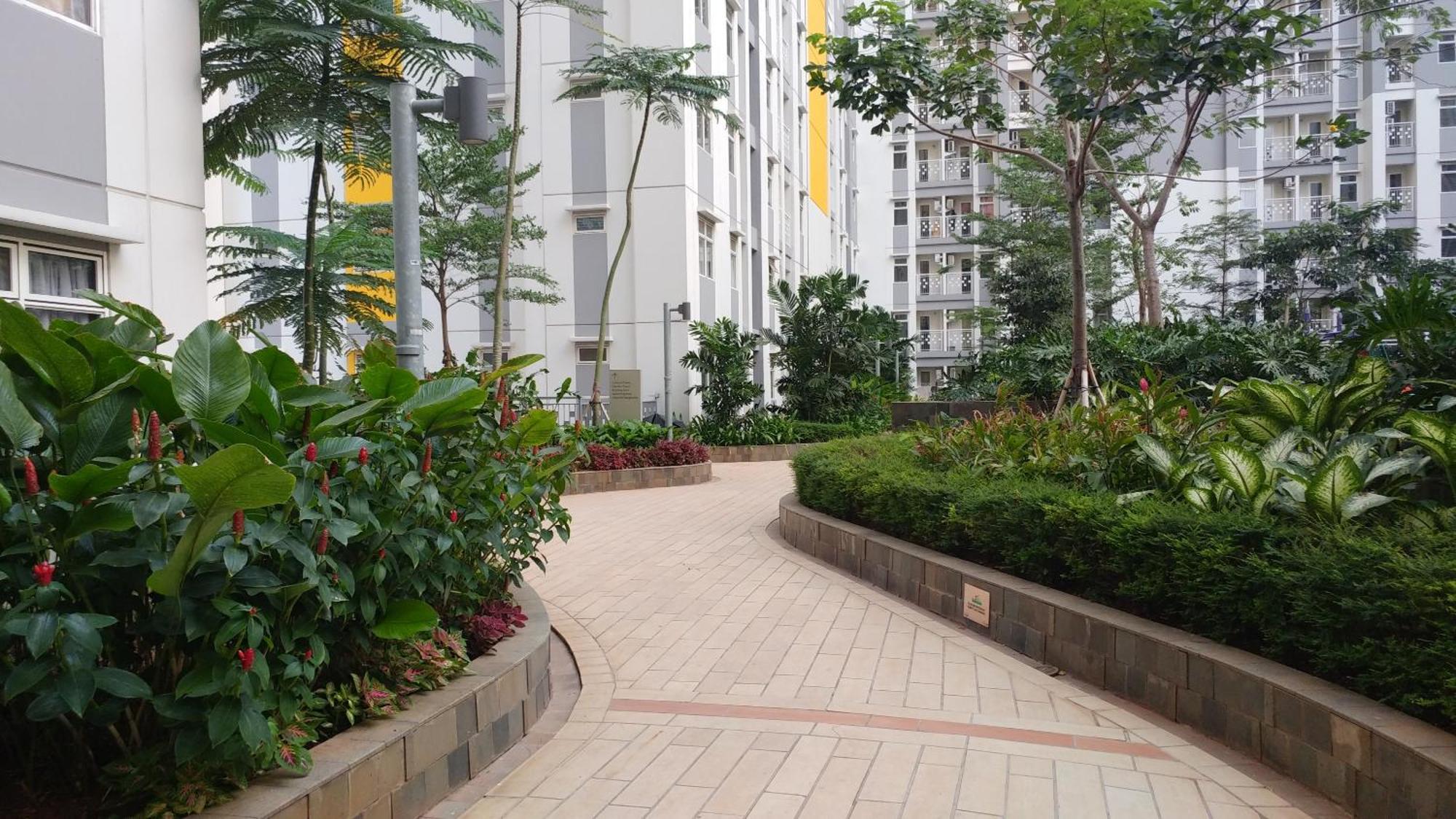 Modern And Comfortable Studio Apartment Springlake Summarecon Near Summarecon By Travelio ブカシ エクステリア 写真