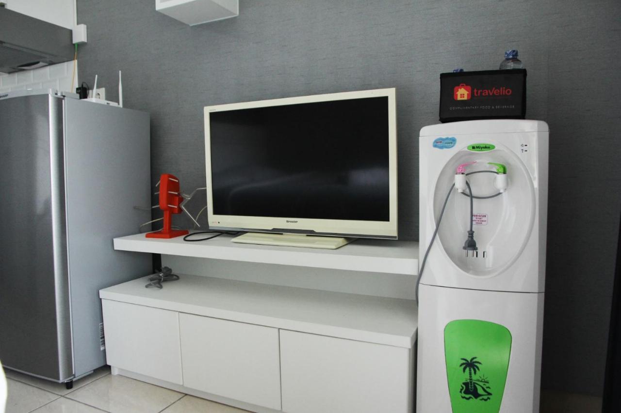 Modern And Comfortable Studio Apartment Springlake Summarecon Near Summarecon By Travelio ブカシ エクステリア 写真